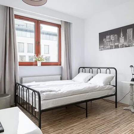 Rentplanet - Przy Moscie Lazienkowskim Apartamento Varsovia