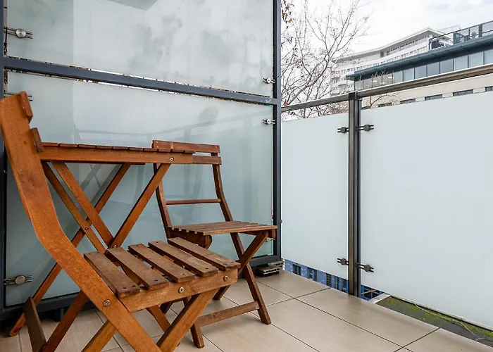 Rentplanet - Przy Moscie Lazienkowskim Apartment